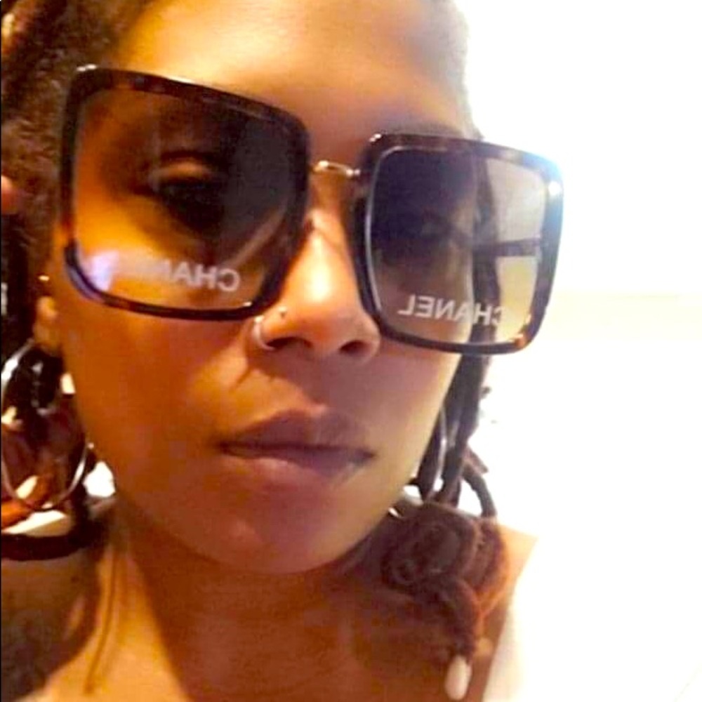 Woman’s sunglasses
